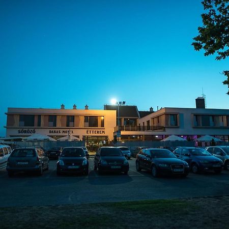 Dabas Hotel Buitenkant foto