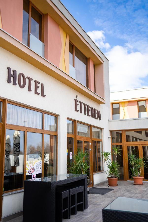 Dabas Hotel Buitenkant foto