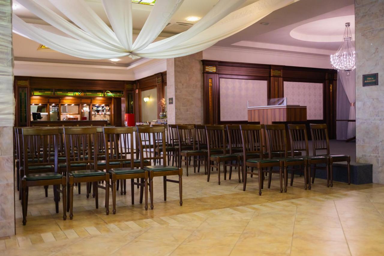 Dabas Hotel Buitenkant foto