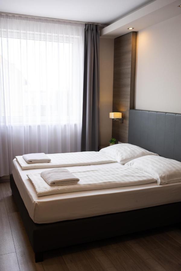 Dabas Hotel Buitenkant foto