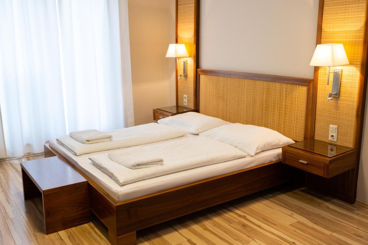 Dabas Hotel Buitenkant foto